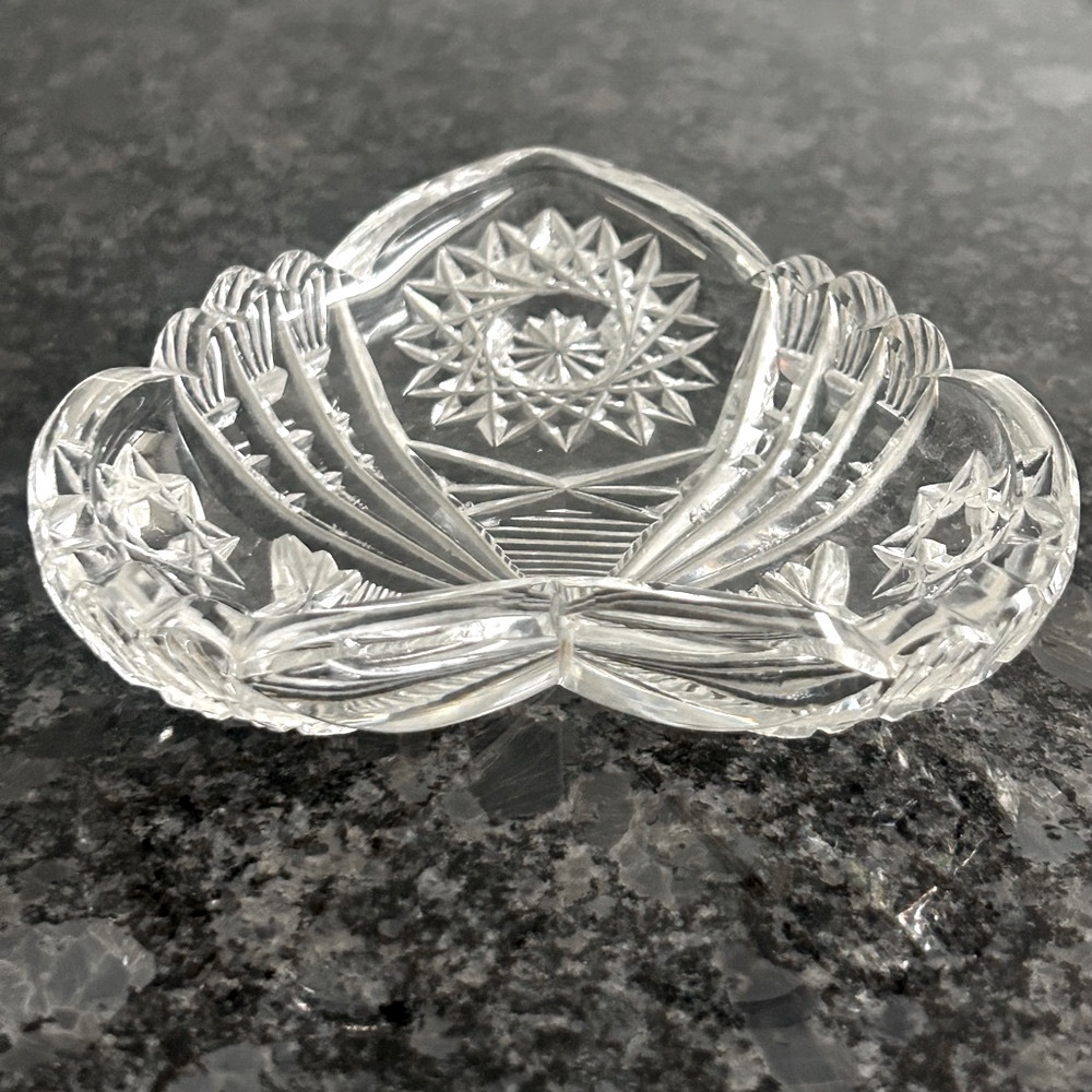 VINTAGE Heart-Shaped Cut crystal Decorative Bowl Trinket tray Ring holder - Picture 3 of 13